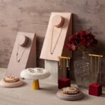 Elegant Velvet Necklace Display Stand ()