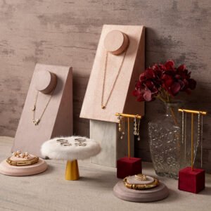 Elegant Velvet Necklace Display Stand ()