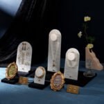 Portable White Acrylic Necklace Display Stand ()