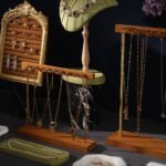 Samt-Messing-Halsketten-Armband-Ausstellungsständer ()