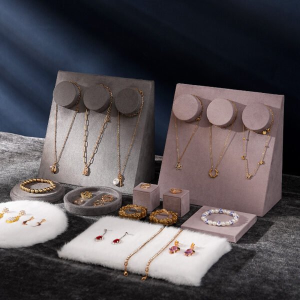 Velvet Necklace Display Stand with Round Pad ()