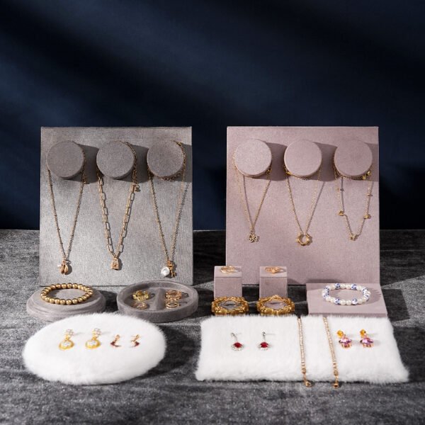 Velvet Necklace Display Stand with Round Pad ()