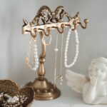 Présentoirs à bijoux en laiton baroque vintage ()