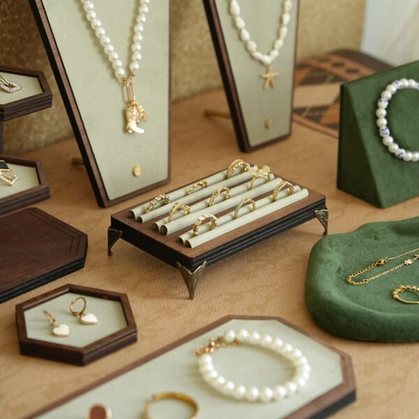 Vintage Green Jewelry Display Set ()