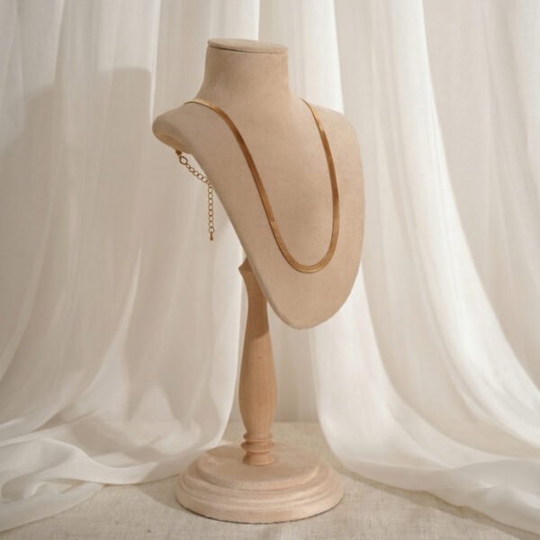 Creative Velvet Display Bust for Necklace & Choker ()