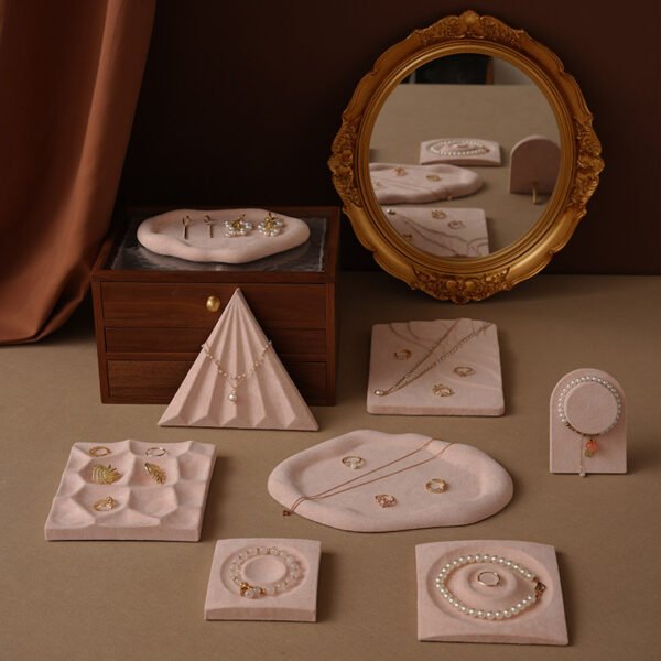 Rosa Samt-Schmuck-Display-Tablett für Ring, Halskette und Armband ()