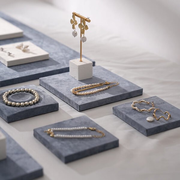 Single Pair T Bar Earring Stand with Holes ()