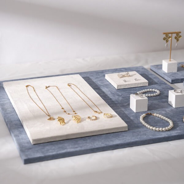 Single Pair T Bar Earring Stand with Holes ()