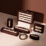 Ring Display Holder with Slots ()