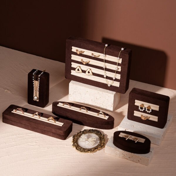 Ring Display Holder with Slots ()
