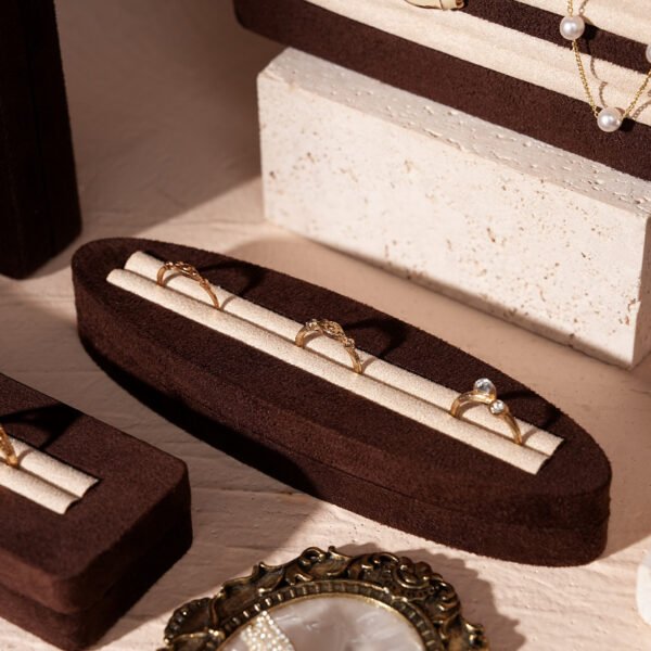 Ring Display Holder with Slots ()