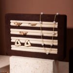 Ring Display Holder with Slots ()