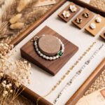 Vintage Wooden SingleTwo Watch and Bracelet Holder ()