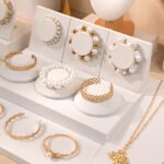 Présentoir à bracelet unique en lin blanc ()