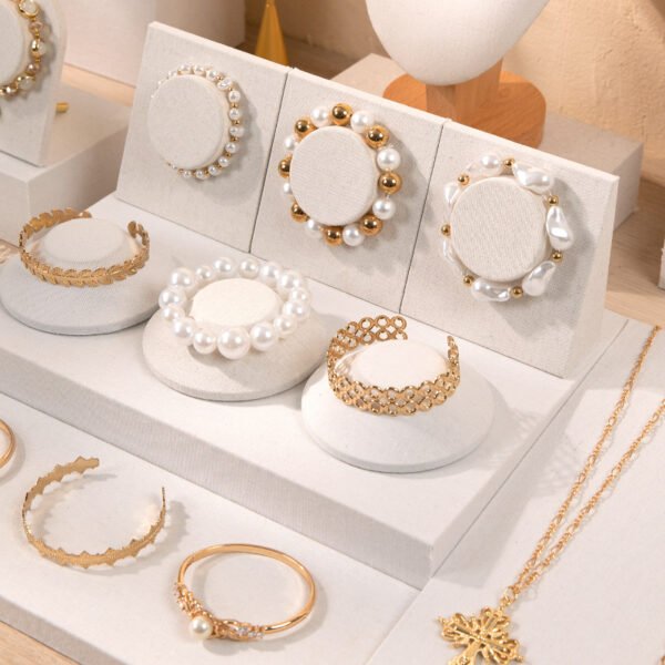 Présentoir à bracelet unique en lin blanc ()