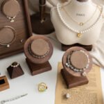 Présentoir à bracelet unique en bois ()